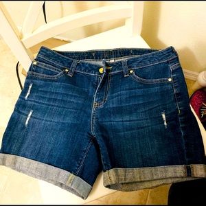 Jennifer Lopez boyfriend shorts